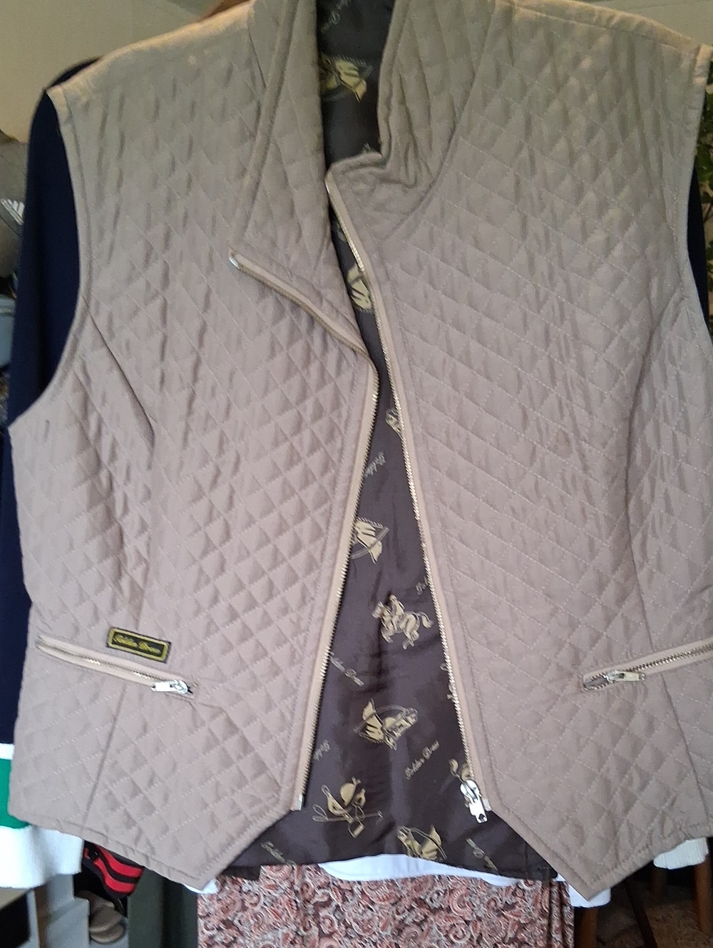 GOLDEN DRESS EQUERSTRIAN Quilted Beige Zip Front Vest